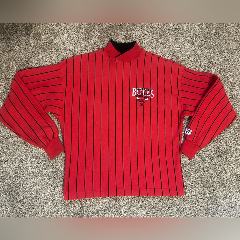VINTAGE 1990s Chicago Bulls Sweater
